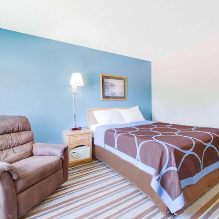 Super 8 By Wyndham Burlington Hotel Luaran gambar