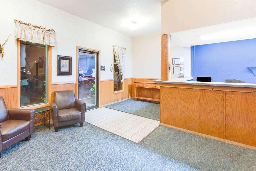 Super 8 By Wyndham Burlington Hotel Dalaman gambar